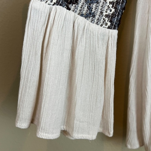 Altar'd State Cream ZigZag Knit Weave Gauze Long Sleeve Flare Cuff; Size L - Picture 3 of 8